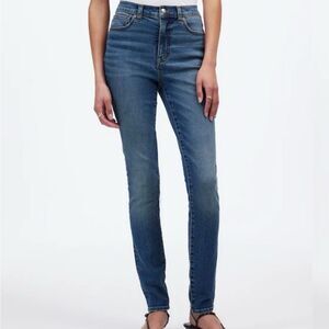 Madewell Petite 10" High-Rise Skinny Jeans. Size 29P